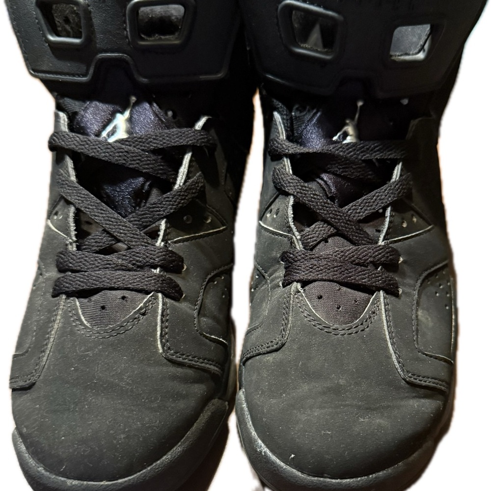 Jordan retro Black High-Top Sneakers - Picture 2 of 4